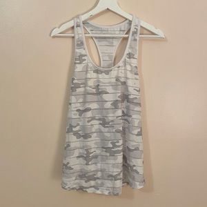 Zyia Active White Camo Tank Top Size XL
